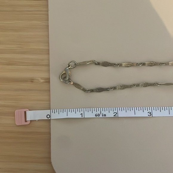 Vintage Gold Tone Hammered Coin Necklace - Picture 4 of 7